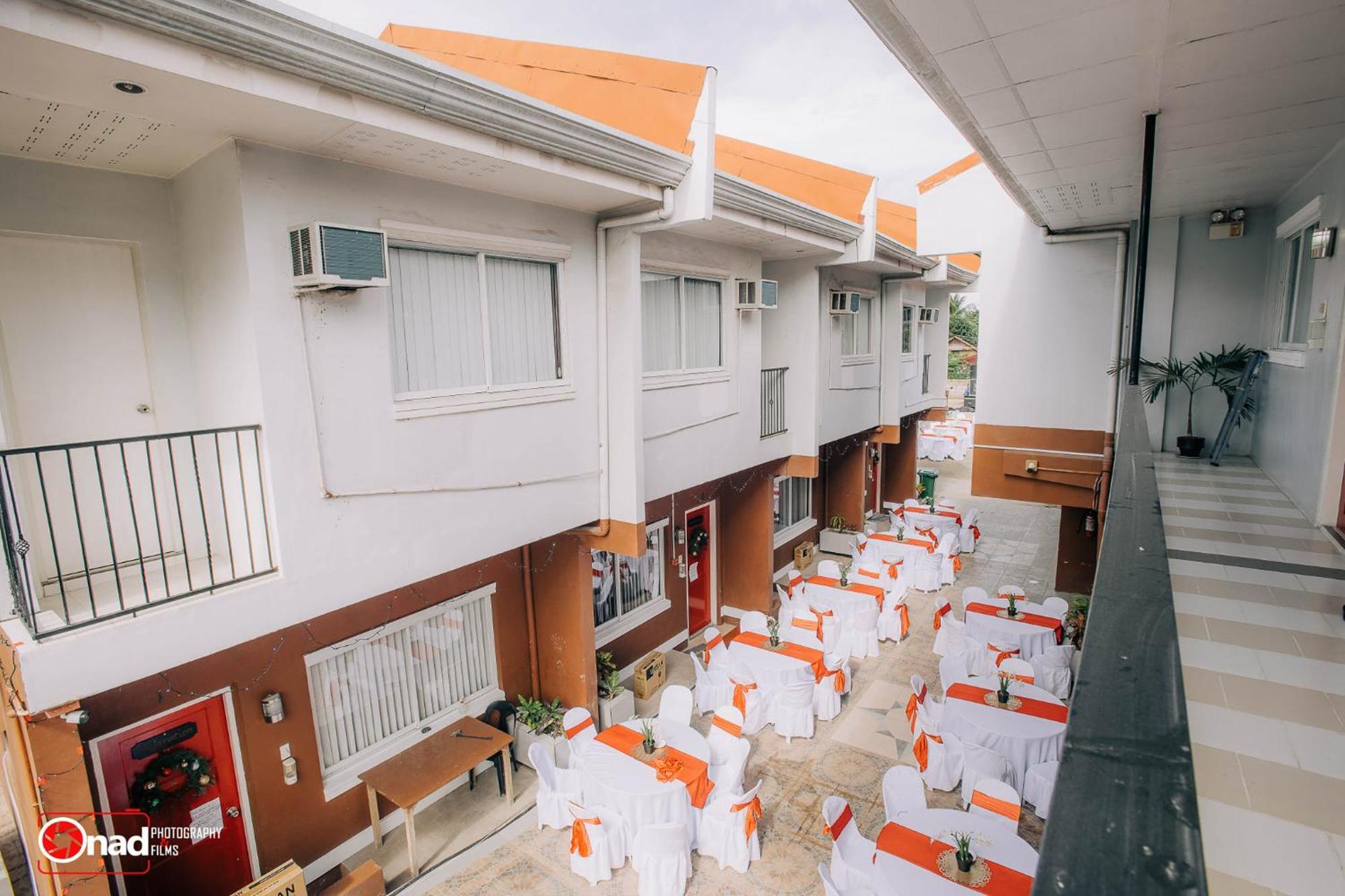 Ashley&Bill's Suites 'N Garden Hotel&Vacation Homes Carcar Exterior foto