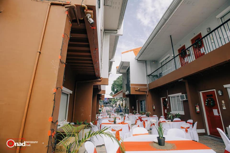 Ashley&Bill's Suites 'N Garden Hotel&Vacation Homes Carcar Exterior foto