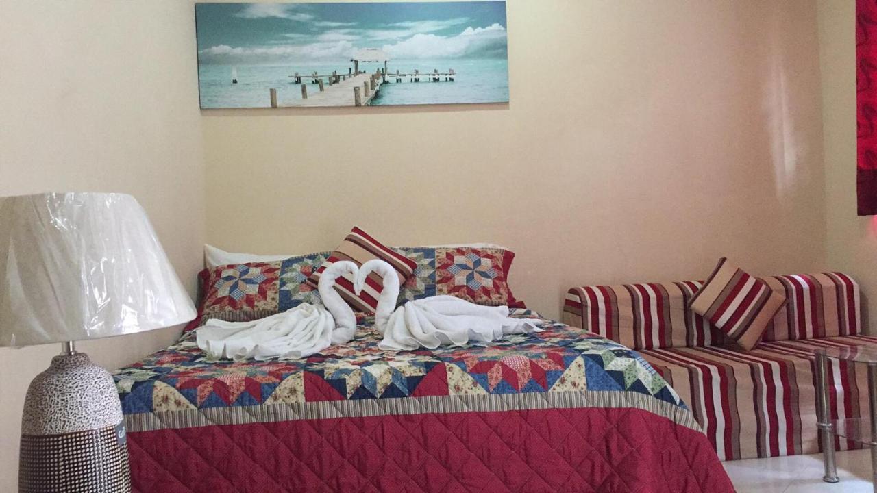 Ashley&Bill's Suites 'N Garden Hotel&Vacation Homes Carcar Exterior foto